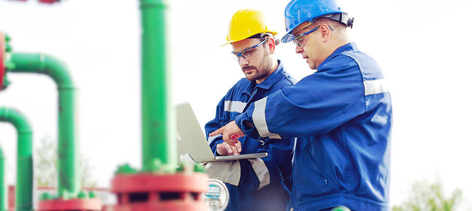 Securing deep water oil rigs with in-depth pipeline analysis